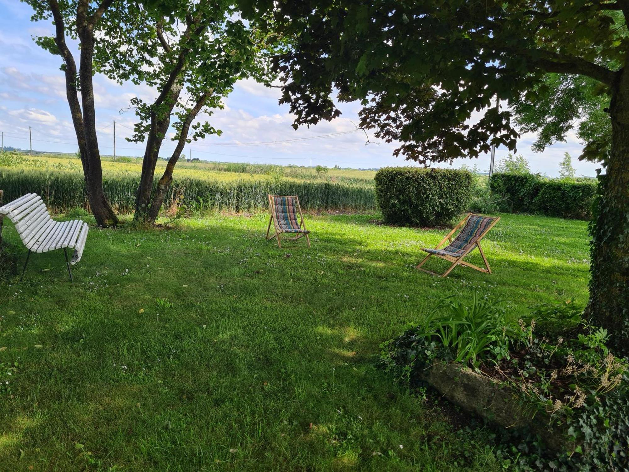 A La Campagne ,Halte ,Sejour Et Detente Moncontour  Exterior photo